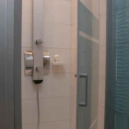 I Borghi ゲストハウス エンポリ